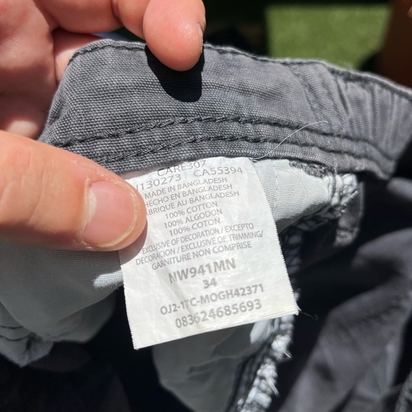 VTG 00’s / Y2K Faded Black Cargo Shorts - Picture 5 of 5